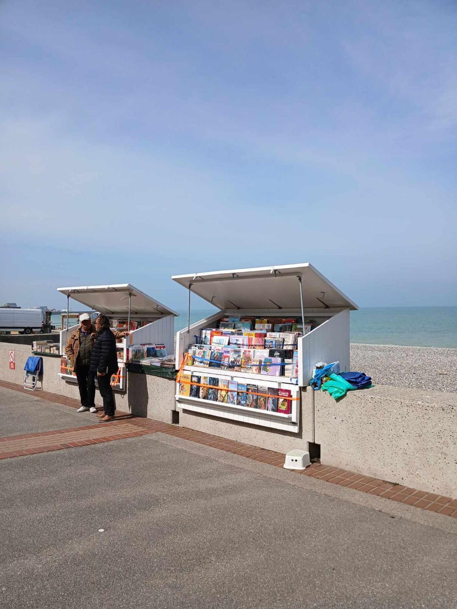 Face A La Mer By Corinne Mers-les-Bains Luaran gambar